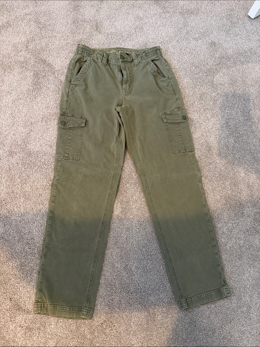 Straight Leg Cargo Pants in Olive Green